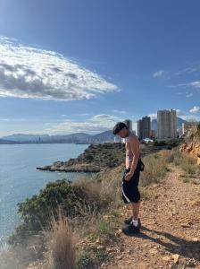 645045316: Chico busca chica en Alicante