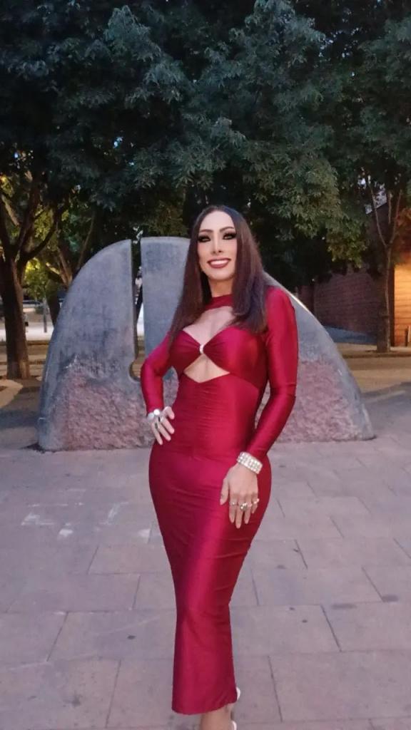 667054614: Transexual en Barcelona