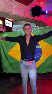 694213895: Chico busca chica en Valencia