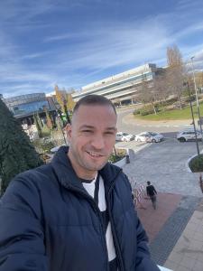 633811824: Chico busca chica en Madrid