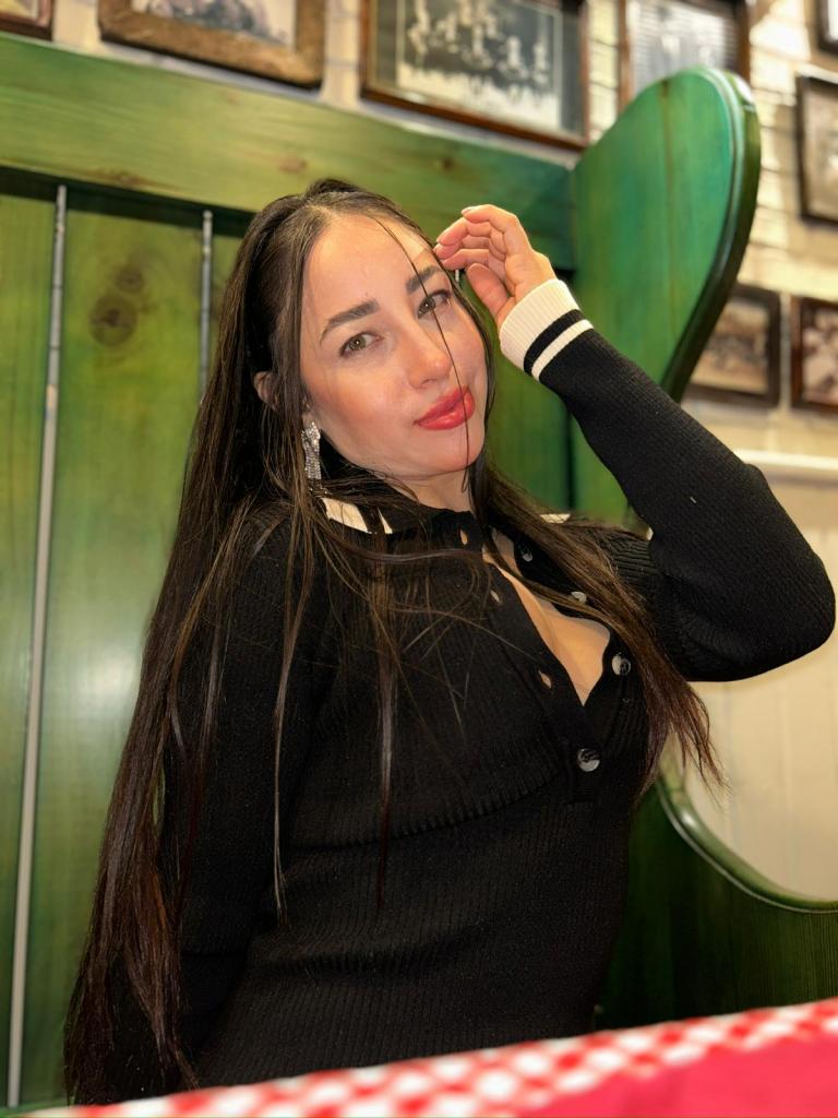 674970495: Chica busca chico en Málaga