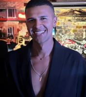 694213895: Chico busca chica en Valencia