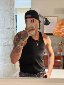 Chico busca chica en Sevilla: 