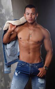 674966448: Chico busca chica en Gerona