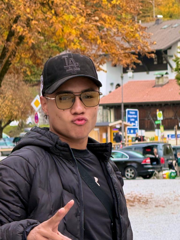 Chico busca chica en Ibiza: 