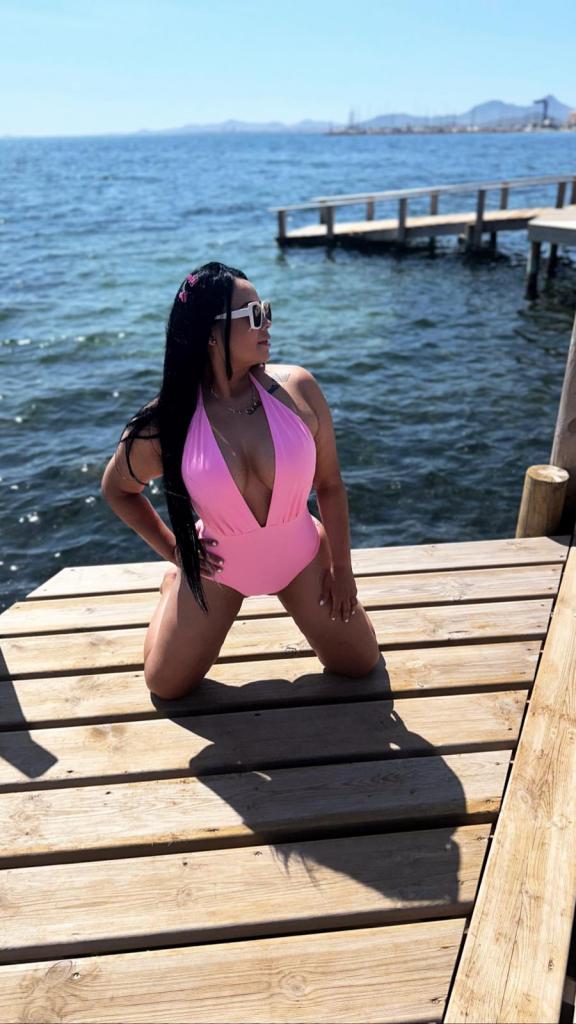 Chica busca chico en Almería: 