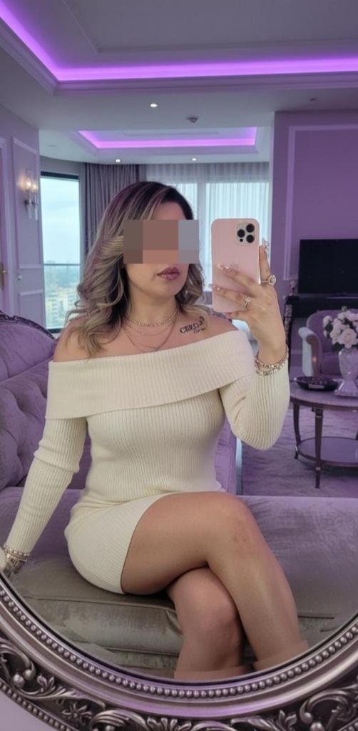 664217326: Chica busca chico en Ibiza