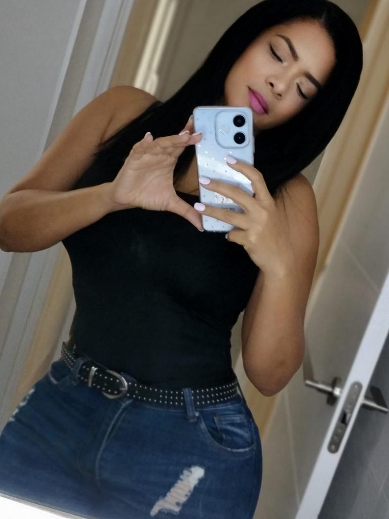 Chica busca chico en Almería: 