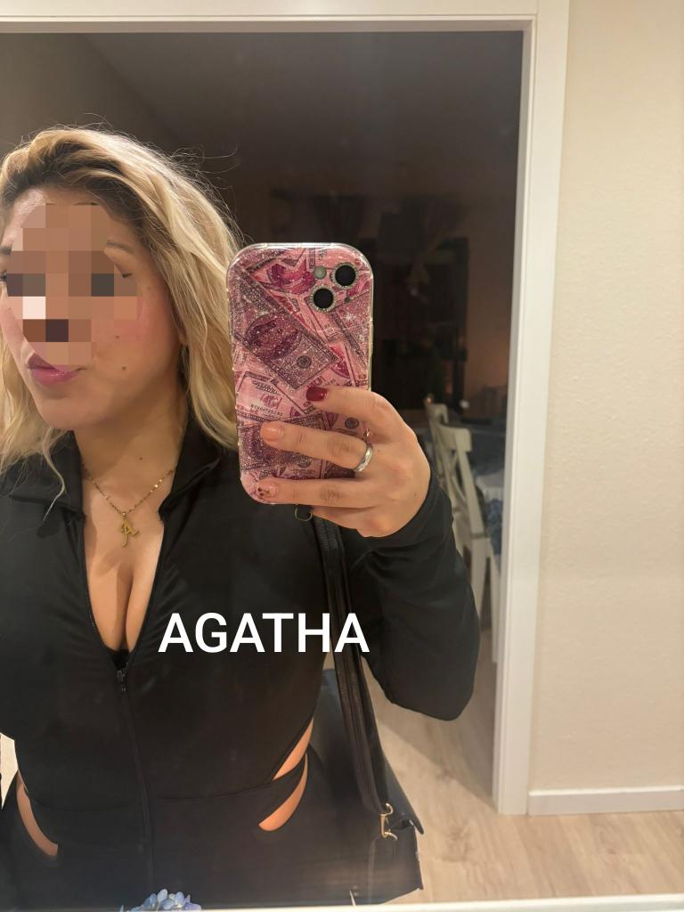 Chica busca chico en Almería: 