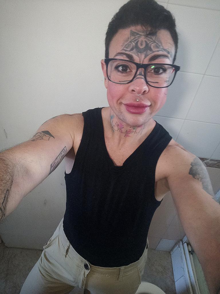 610166989: Chica busca chico en Sevilla