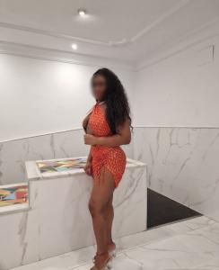 617506232: Chica busca chico en Sevilla