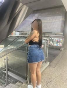 632935408: Chica busca chico en Málaga