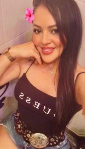 643340988: Chica busca chico en Murcia