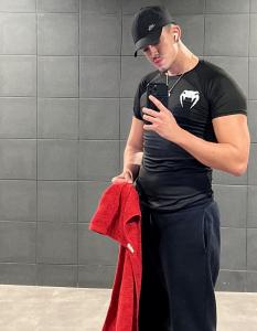 691606501: Chico busca chica en Valencia