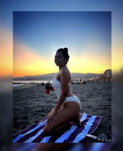 613503297: Chica busca chico en Málaga