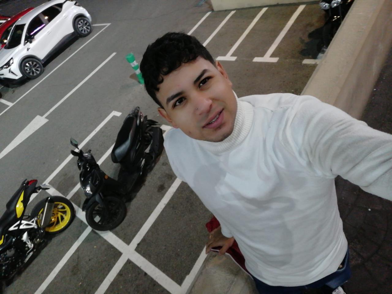 Chico busca chica en Tarragona: 