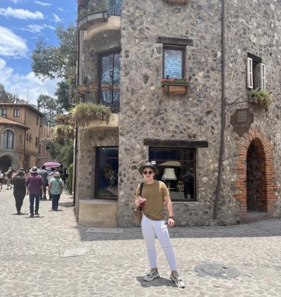 Chico busca chica en Sevilla: 