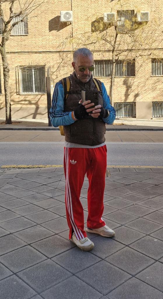 Chico busca chica en Granada: 