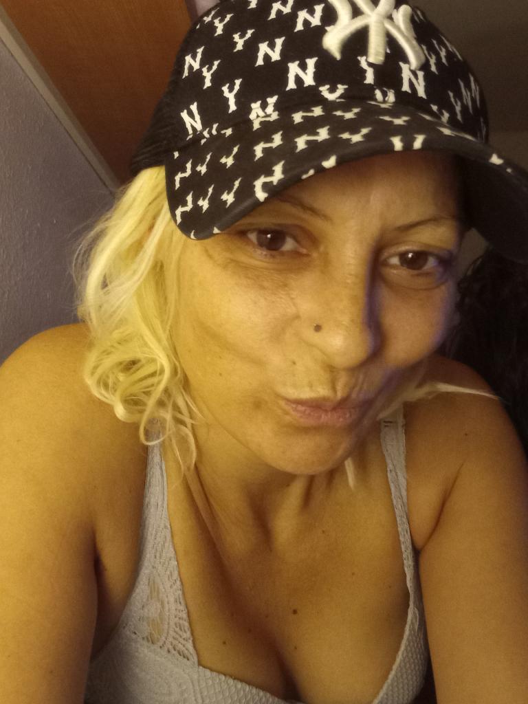 643087668: Chica busca chico en Zaragoza