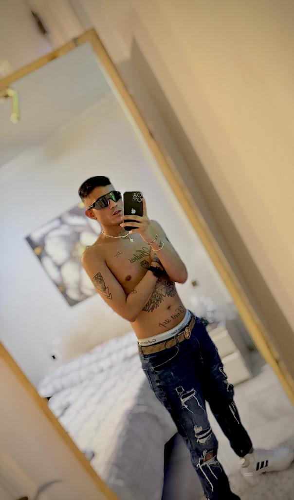 Chico busca chica en Sevilla: 