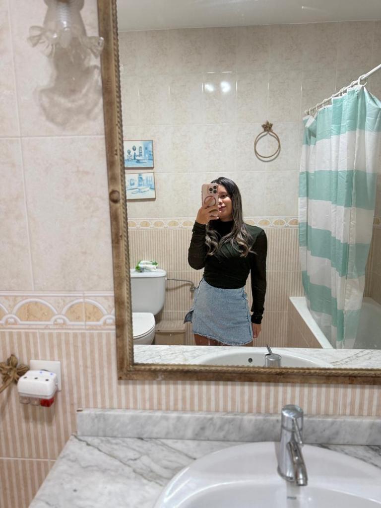 685225753: Chica busca chico en Málaga