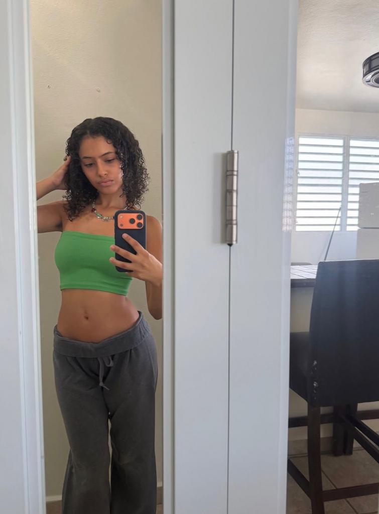 675594313: Chica busca chico en Cantabria