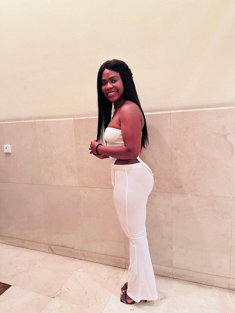 627572377: Chica busca chico en Madrid