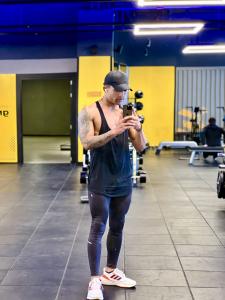 Chico busca chica en Sevilla: 