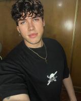 614472201: Chico busca chica en Valencia