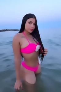 677526358: Chica busca chico en Navarra