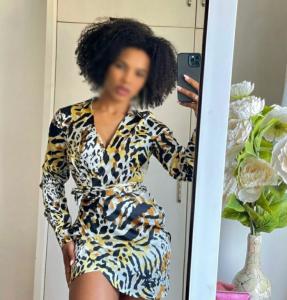 617922455: Chica busca chico en Barcelona