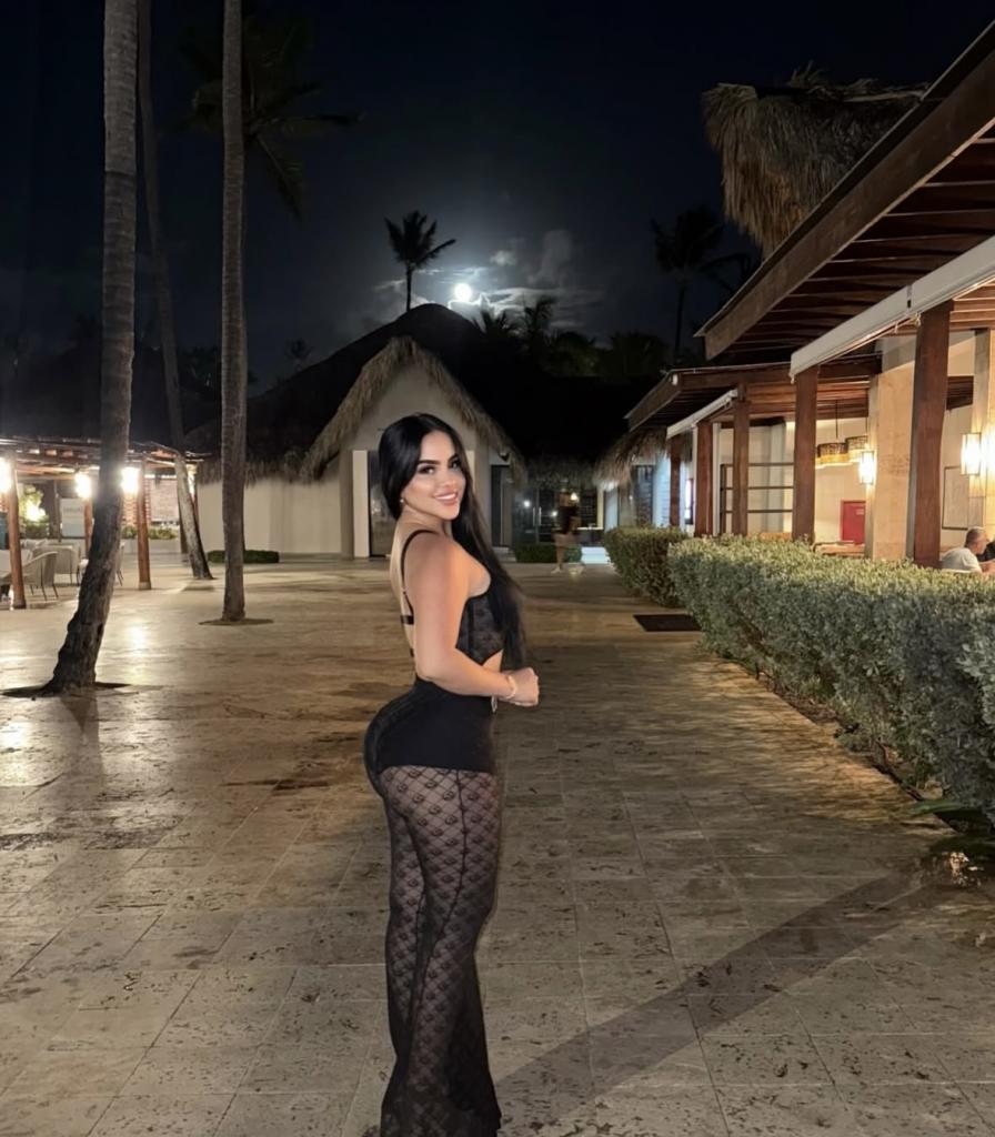 613795590: Chica busca chico en Cádiz