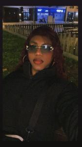 672699132: Chica busca chico en Barcelona