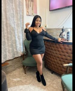 613673382: Chica busca chico en Sevilla