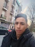 689326455: Chico busca chica en Madrid