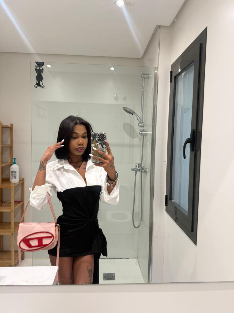 671477679: Chica busca chico en Madrid