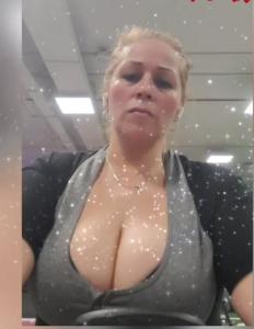 613807725: Chica busca chico en Barcelona