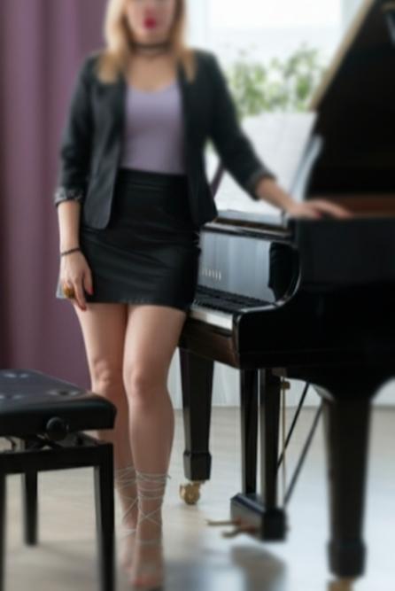 670888589: Chica busca chico en Madrid