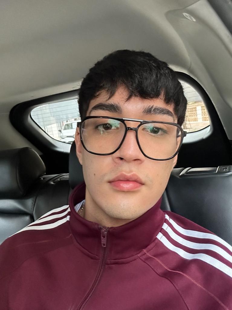 614608032: Chico busca chica en Málaga