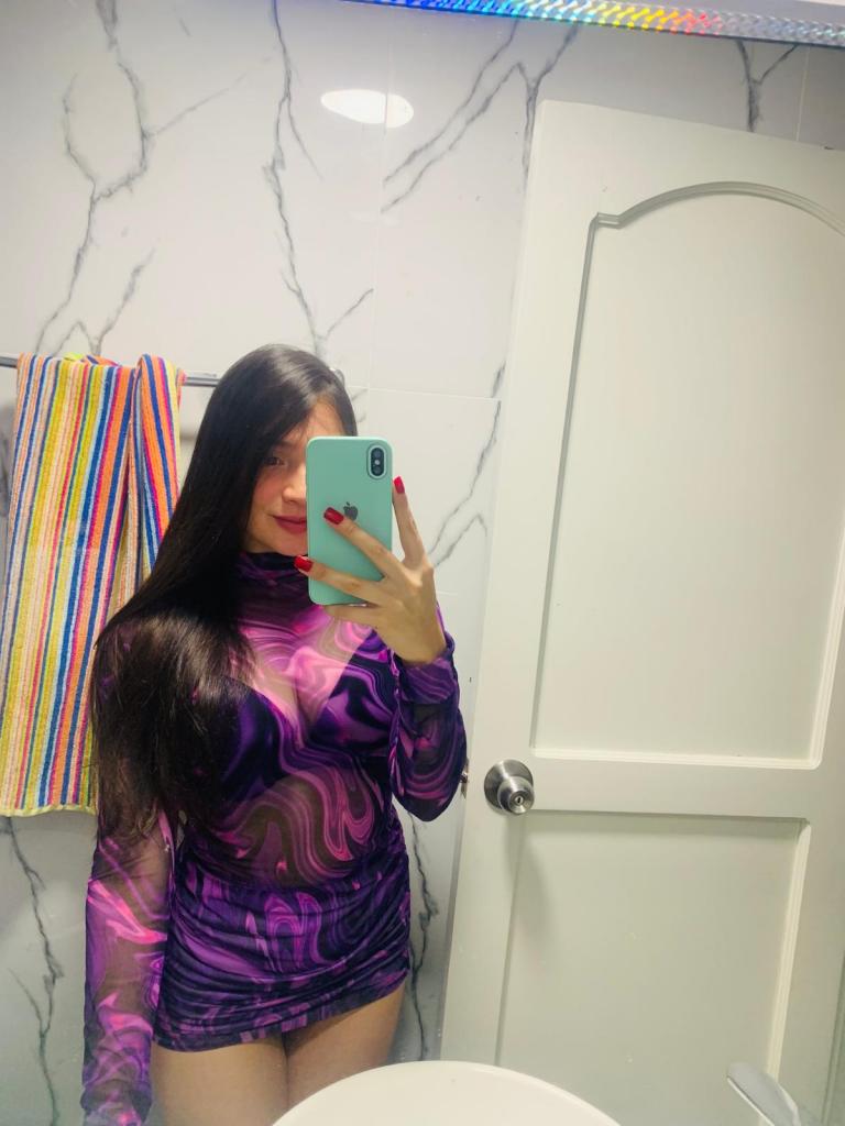 Chica busca chico en Alicante: Chica busca chico