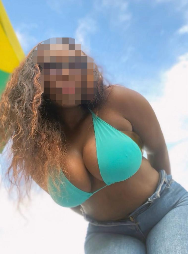 Chica busca chico en Alicante: Chica busca chico