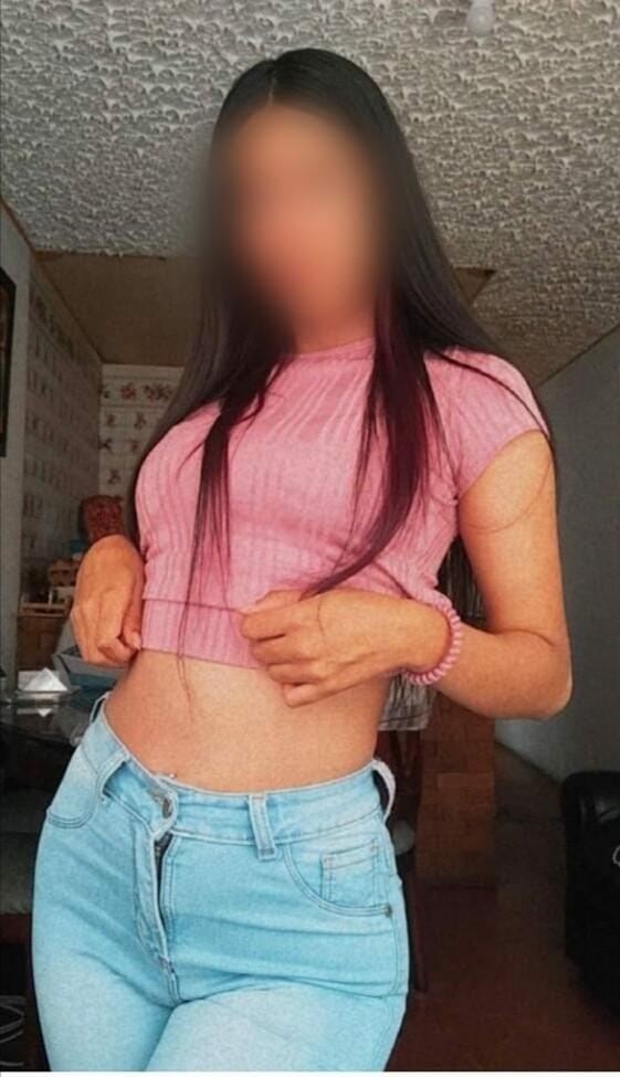 695239227: Chica busca chico en La Coruña