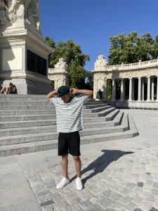 614527123: Chico busca chica en Barcelona