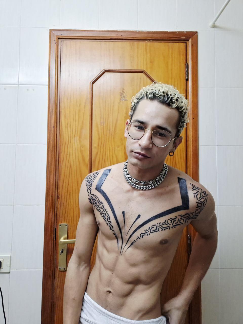 671467923: Chico busca chica en Tenerife