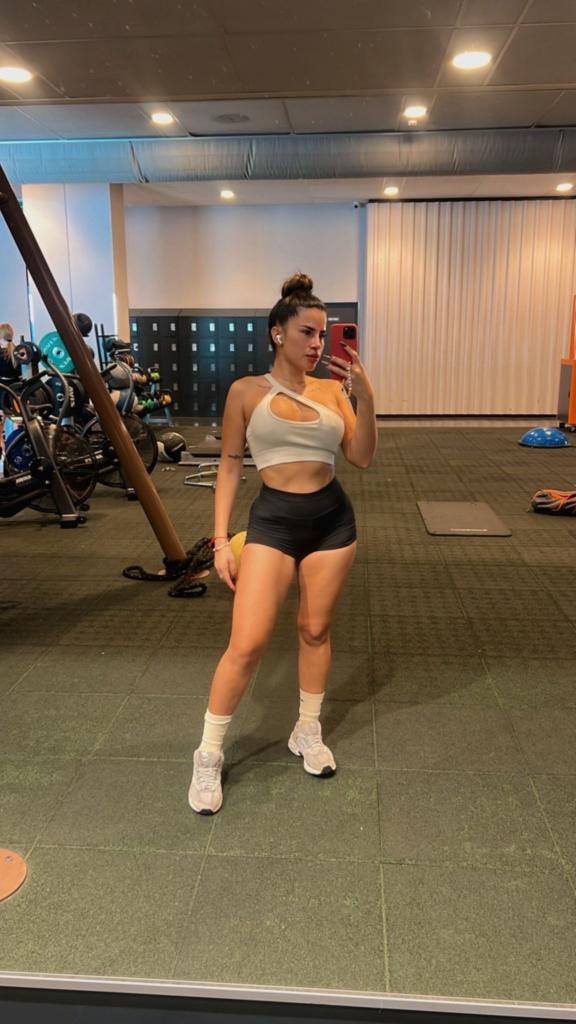 Chica busca chico en Cádiz: 