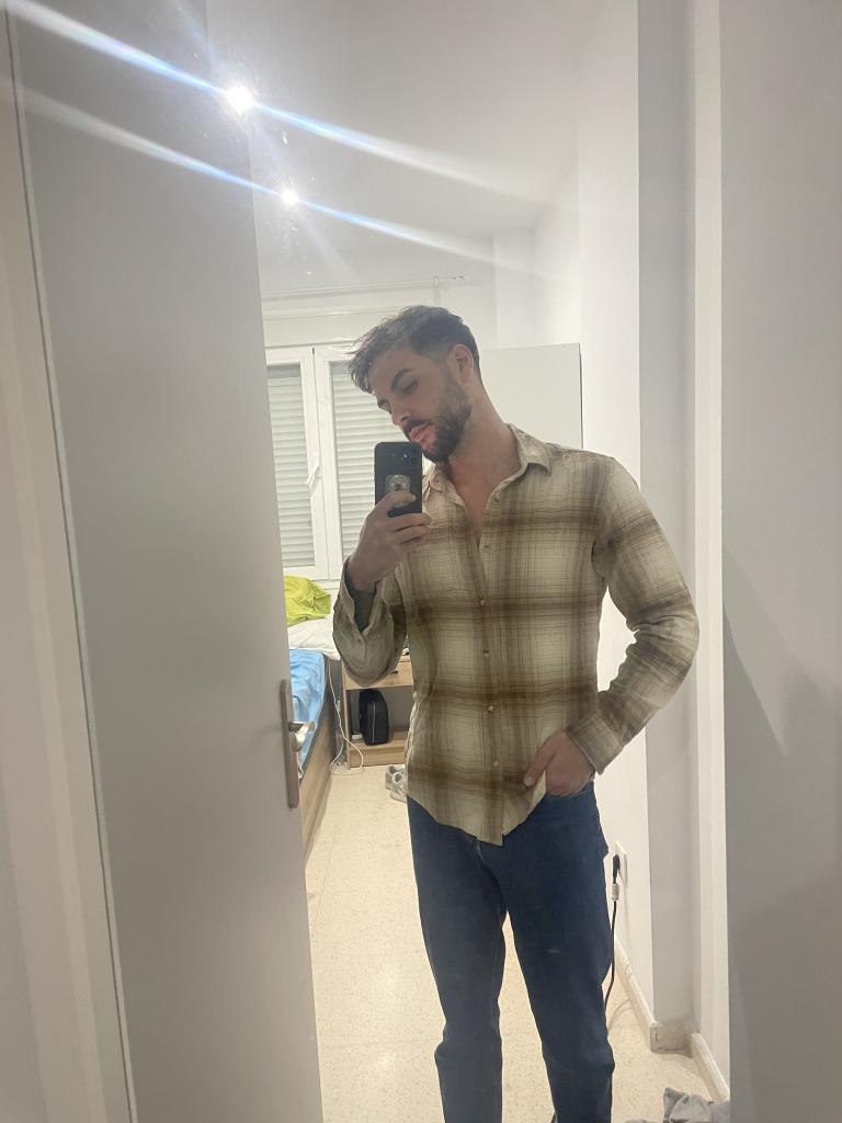 625271038: Chico busca chica en Cádiz