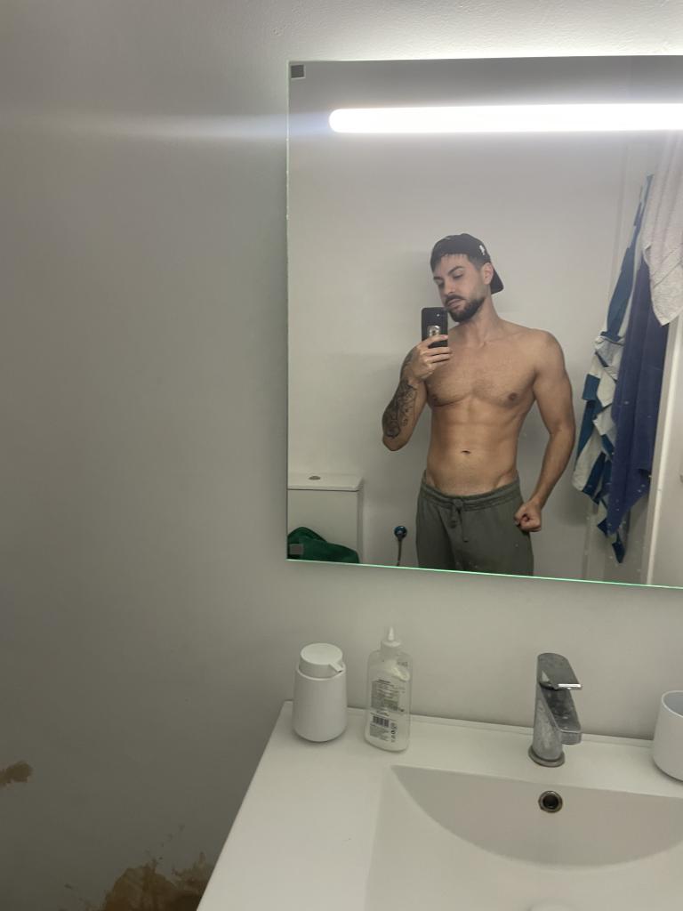 Chico busca chica en Cádiz: 