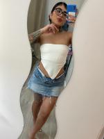 627319561: Chica busca chico en Sevilla