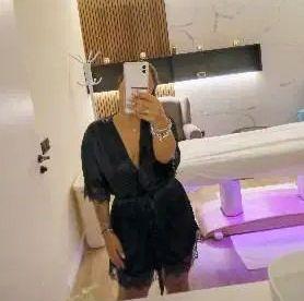 Chica busca chico en Cádiz: 