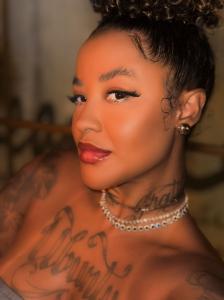 Chica busca chico en Ibiza: 